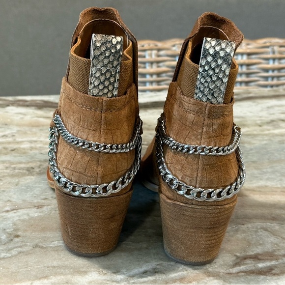 Women’s DOLCE VITA Shelah suede ankle boots- Size 6 - Picture 8 of 10